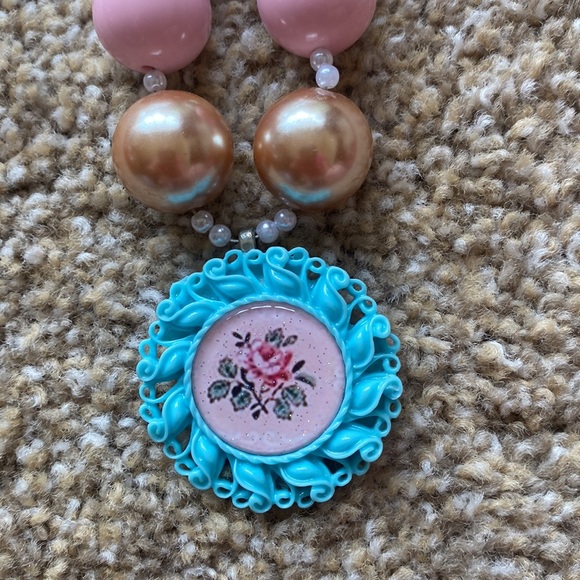 Girls Beaded Necklace - Picture 5 of 8